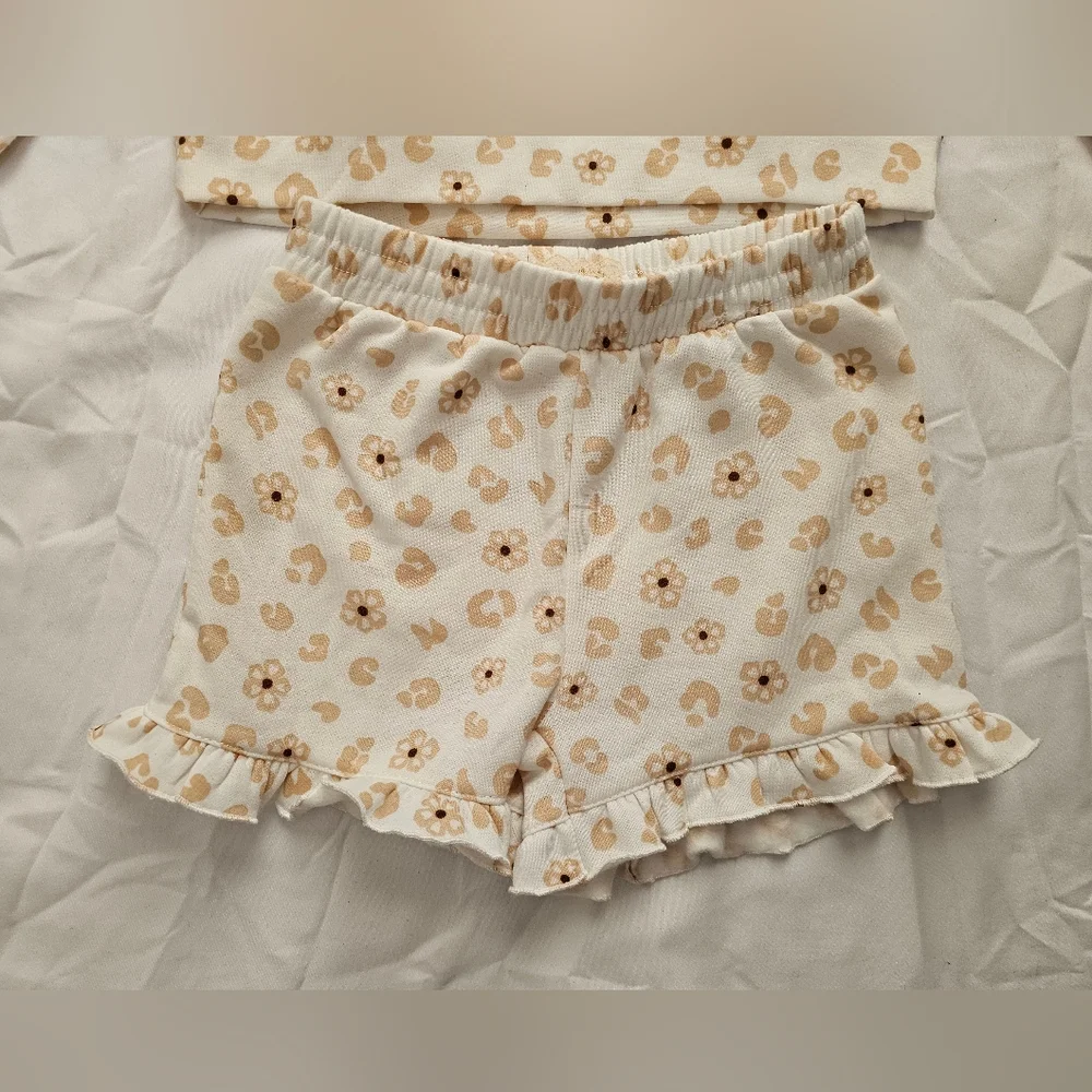 Btween Girls Cream Floral Ruffle Top & Shorts Set- Very Soft- NWT - Picture 5 of 10